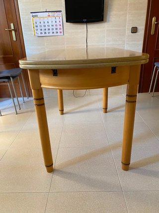 Mesa de cocina extensible de madera “CANCIO”
