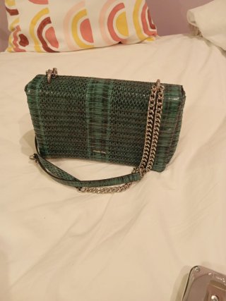 Bolso Parfois verde efecto piel serpiente