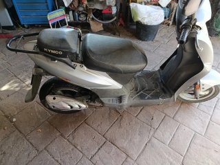 Kymco Agility 50 Scooter Plata/Negro