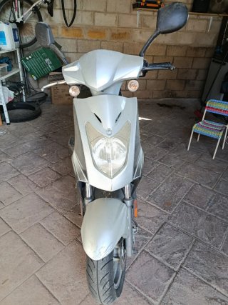 Kymco Agility 50 Scooter Plata/Negro