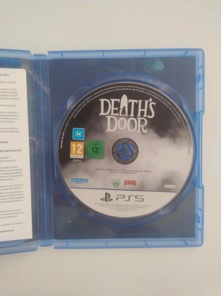 Death's Door y Away The Survival Series PS5