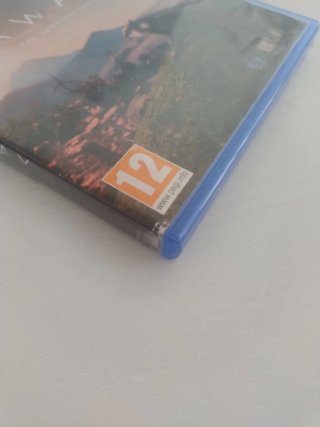 Death's Door y Away The Survival Series PS5