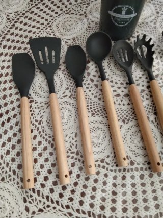 Set Mestoli Silicone e Legno Grigio
