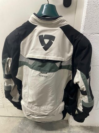 Chaqueta y pantalón moto Revit Defender Pro GTX