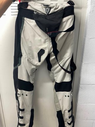 Chaqueta y pantalón moto Revit Defender Pro GTX