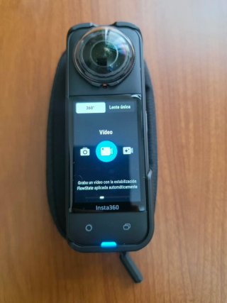 INSTA360 X5 CON ACCESORIOS