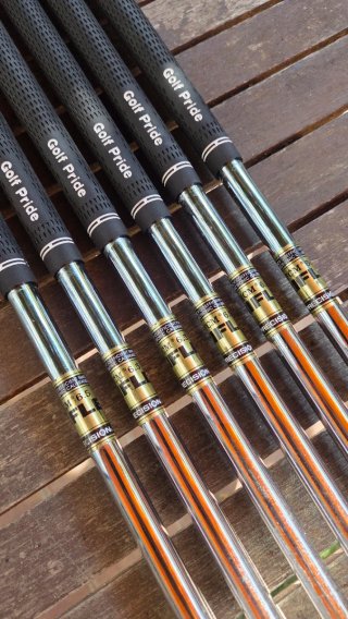 Hierros Titleist 990 juntos o individuales