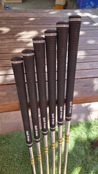 Hierros Titleist 990 juntos o individuales