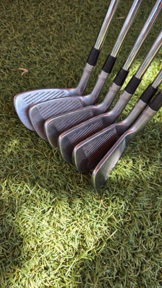 Hierros Titleist 990 juntos o individuales