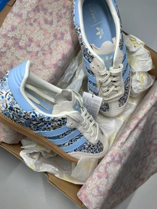 Adidas Samba OG Talla 40 Floral