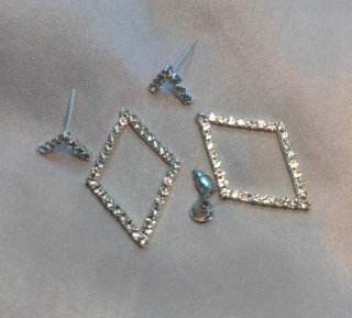 Orecchini rombo placcato argento e strass