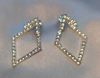 Orecchini rombo placcato argento e strass