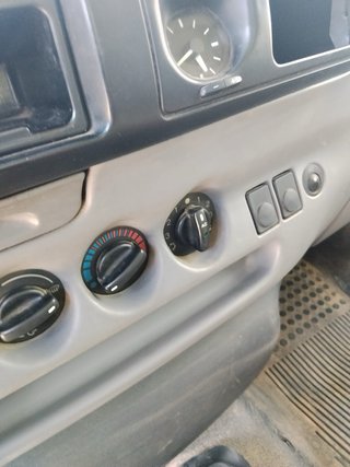 se vende camion con caja de 3500 kilos