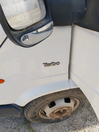 se vende camion con caja de 3500 kilos