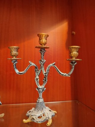 Conjunto Reloj y Candelabros como nuevos.
