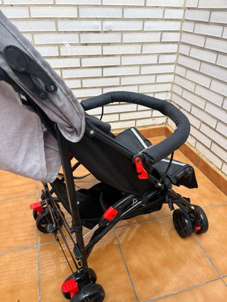 Silla de paseo ligera gris