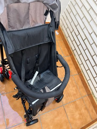 Silla de paseo ligera gris