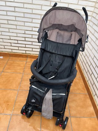 Silla de paseo ligera gris