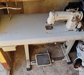 Máquina de coser industrial Refrey