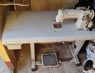 Máquina de coser industrial Refrey
