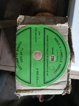Disco de láminas grano 220 1.50 unidad