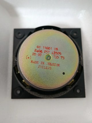 Altavoces Philips, tweeter de cúpula y filtros.