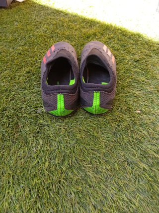 Botas de fútbol Adidas Talla 38 sin cordones