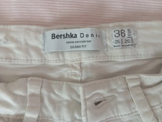 Vaqueros cortos Bershka Talla 36