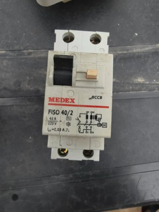 Diferencial Merlin Gerin 40A 30mA + PIa 6A