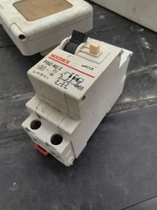 Diferencial Merlin Gerin 40A 30mA + PIa 6A