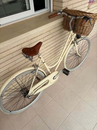 Bicicleta Vintage Crema con Cesta
