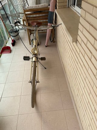 Bicicleta Vintage Crema con Cesta