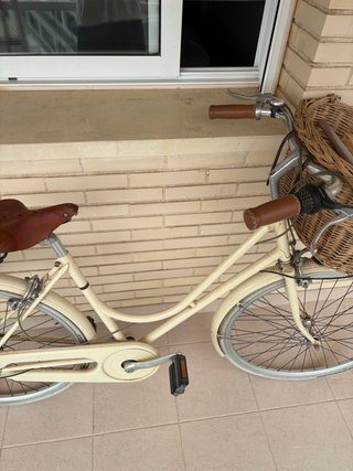 Bicicleta Vintage Crema con Cesta