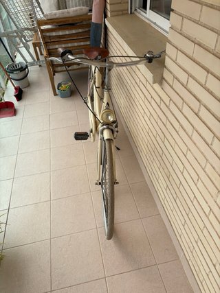Bicicleta Vintage Crema con Cesta