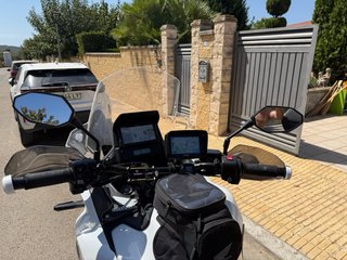 Honda 1100 Adventure Negra y Blanca