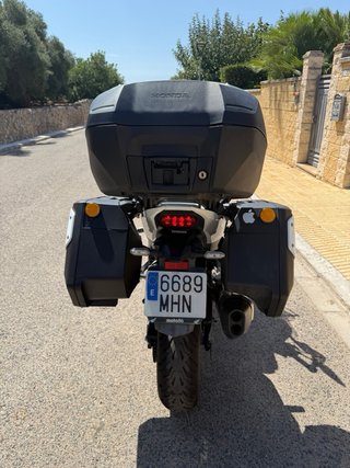 Honda 1100 Adventure Negra y Blanca