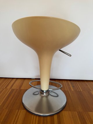 Taburete Al Bombo de Stefano Giovanni