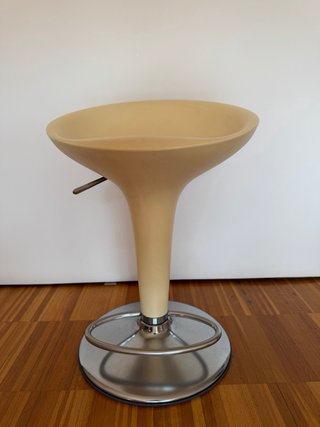 Taburete Al Bombo de Stefano Giovanni