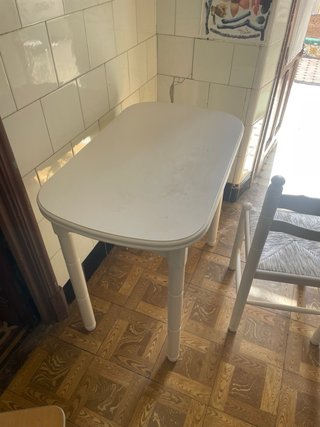 Mesa cocina 2 sillas y 2 banquetas