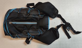 Mochila Jianyana hidratante negra y azul