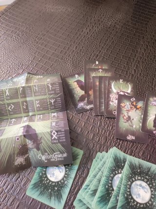 Tarot Rúnico Familiar de la Bruja