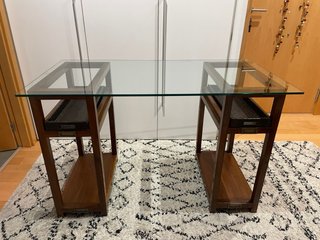 Mesa auxiliar cristal y madera