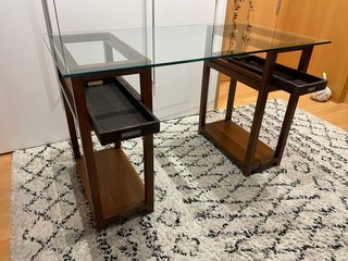 Mesa auxiliar cristal y madera