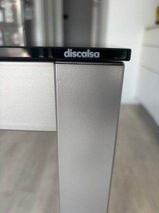 Mesa discalsa de cocina cristal negro y metal