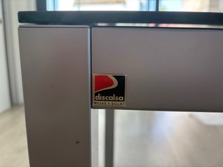 Mesa discalsa de cocina cristal negro y metal