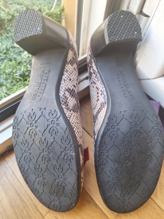 Zapatos Escarlata Tacón Bajo Terciopelo