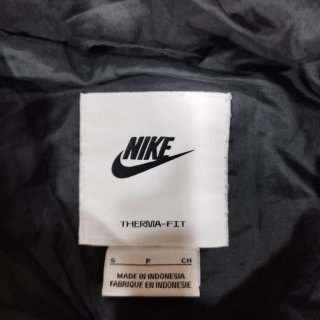 Chaqueta Nike Puffer Negra con Capucha