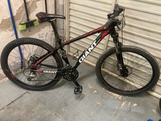 Bicicleta Giant ATX 27.5