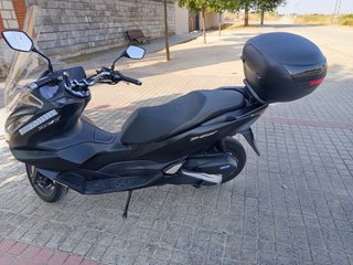 Honda PCX 125 2022 Negra