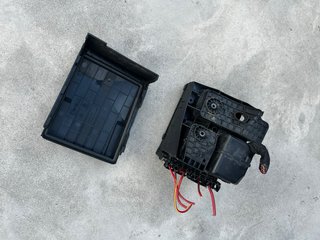 Caja fusibles VW Passat B7 1.6 TDI CAY